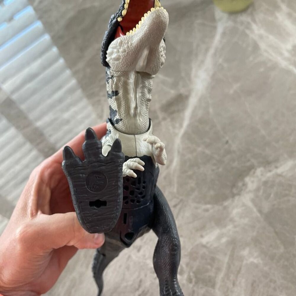 Jurassic World Rajasaurus Toy - Picture 6 of 6